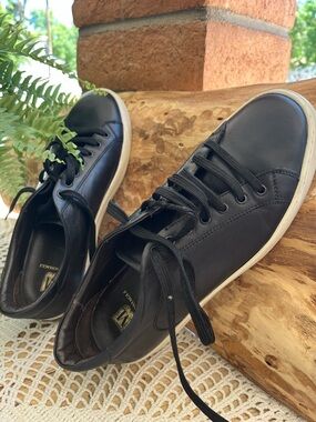 BrunoMagli Men's Black Leather Low-Top Sneakers. Lace up Comfort & Durability